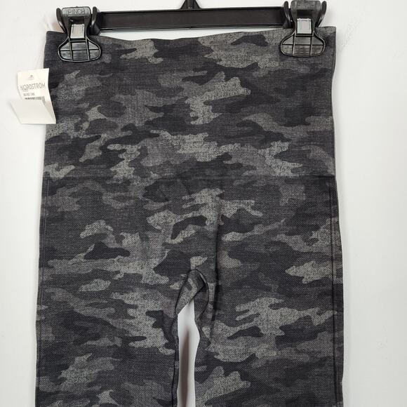 Spanx Look At Me Now Camoflauge Ankle Leggings Size S Black High Rise FL3515 - Picture 6 of 9